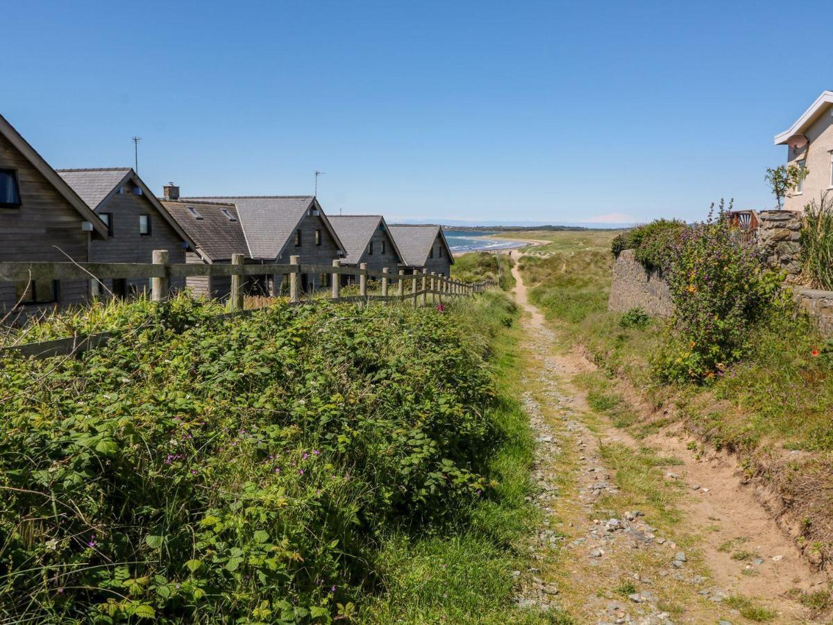 Fabulous Ground Floor Apt Adjacent To Beach Rhosneigr Exterior foto